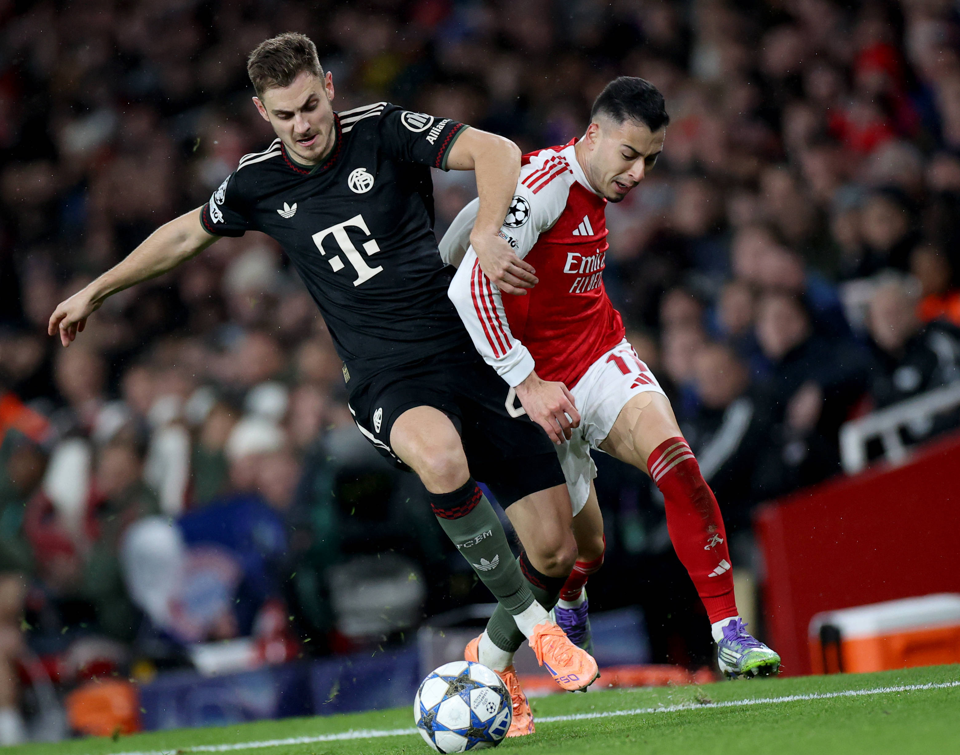 法尔克：拜仁对于帕续约越来越有信心，金钱并非关键因素