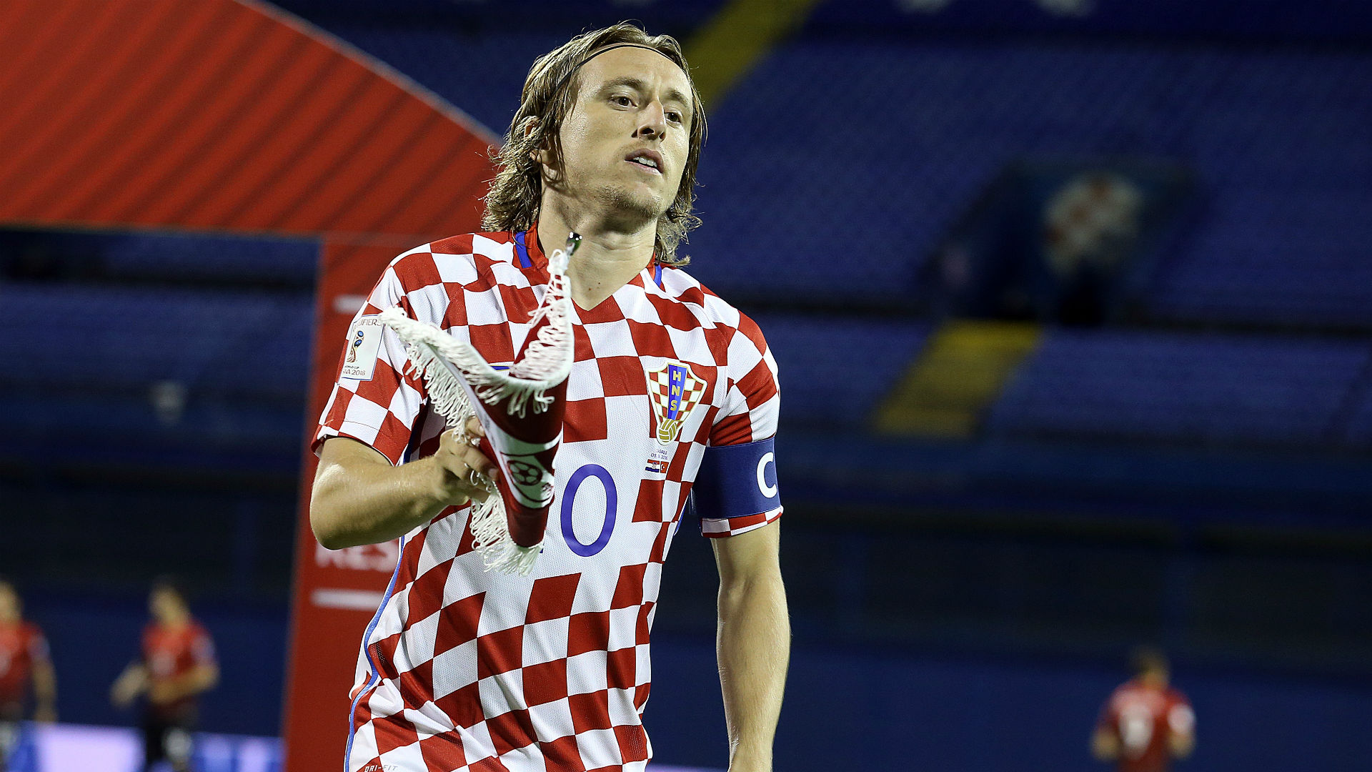 世体：布鲁日主场可容纳近30000人，巴萨将有1300名球迷助威